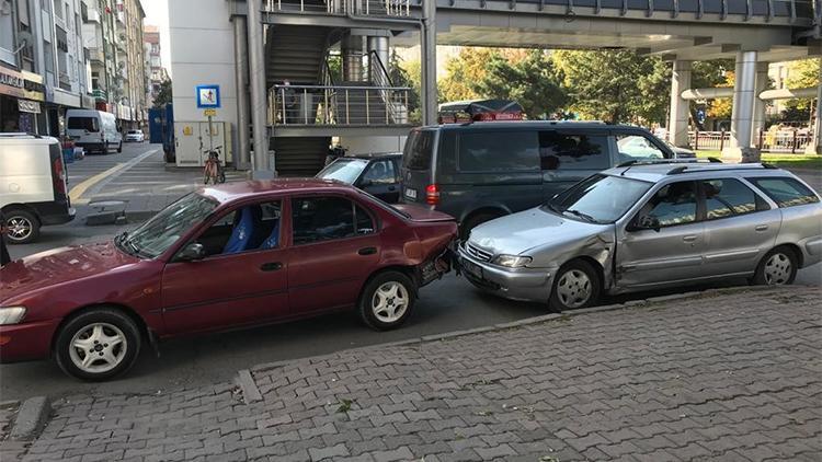 5 aracın karıştığı zincirleme kazada şans eseri yaralanan olmadı