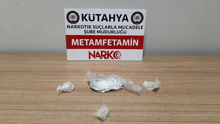 Kütahyada bir şüpheli 30 gram uyuşturucuyla yakalandı