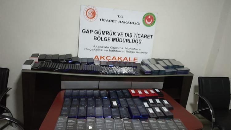 Şanlıurfa’da 700 bin lira değerinde gümrük kaçağı telefon ele geçirildi