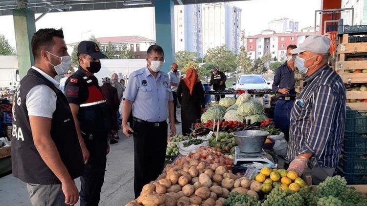 Dört pazarcının tezgâhı kapatıldı