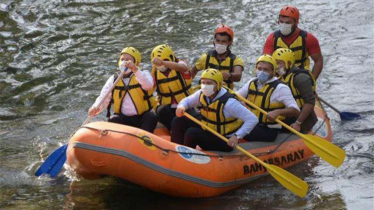 Terörden temizlenen Kato Dağı’nda rafting şampiyonası başladı