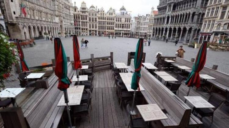 Brükselde kafe ve barlar bir ay kapatıldı