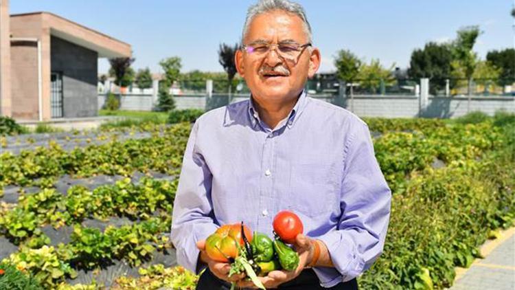 Kayseri’de belediyenin hobi bahçelerinin kullanım süresi uzatılacak