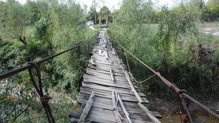 4 köye ulaşımı sağlayan köprünün onarılmasını istiyorlar