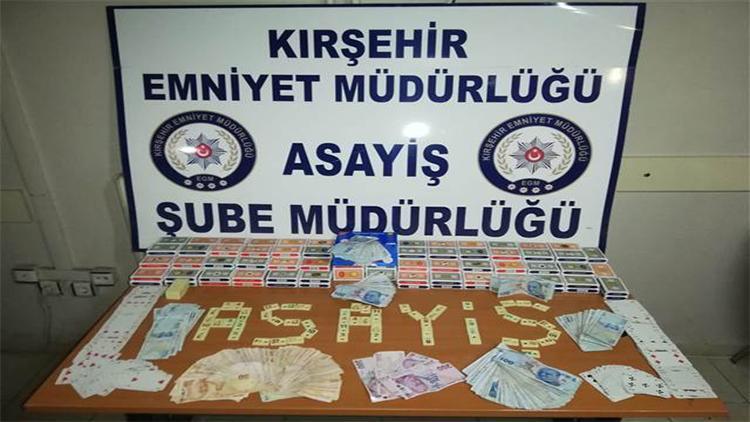 Kırşehir’de kumar oynayan 16 kişiye 71 bin lira ceza