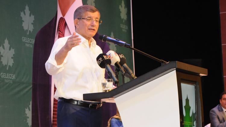 Ahmet Davutoğlu, partisinin Mersin İl Kongresine katıldı