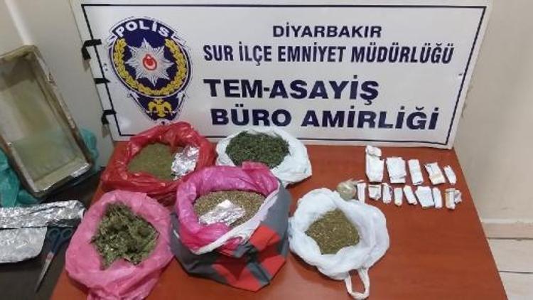 Diyarbakırda uyuşturucu operasyonu: 2 gözaltı