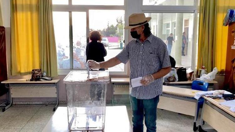 Son dakika haberleri... KKTCde Cumhurbaşkanlığı seçimi için oy verme işlemi başladı