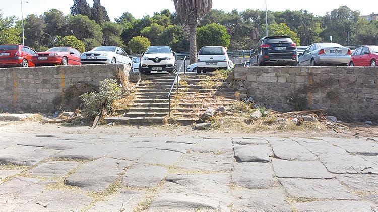 2 bin yıllık tarihi yol artık otopark