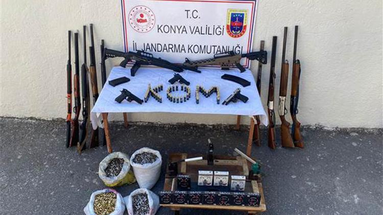 Konya’da kaçak silah operasyonu: 4 gözaltı