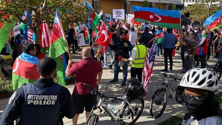 Beyaz Saray önünde Azerbaycana destek mitingi