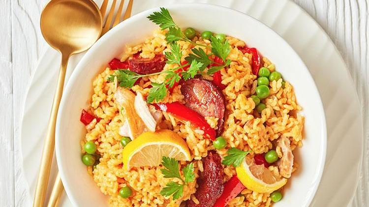 Tavuklu ve sucuklu paella tarifi