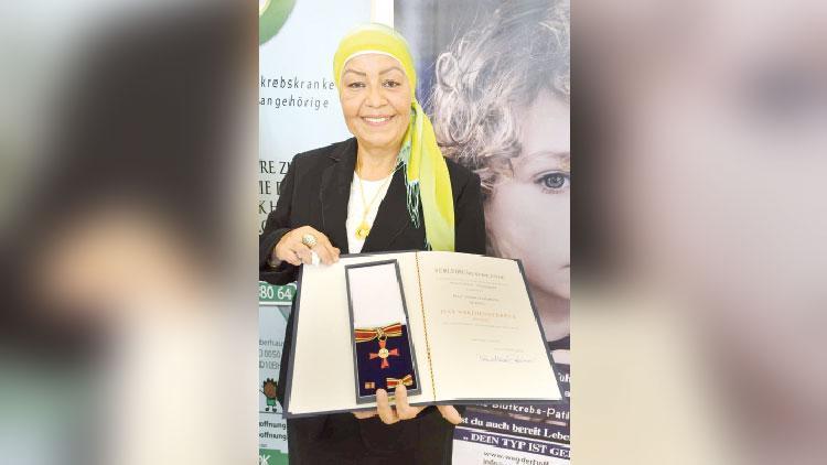 Türk kanser savaşçısına Almanya’dan liyakat ödülü