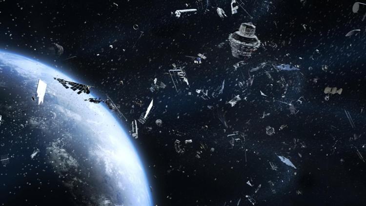 Dünyanın yörüngesindeki iki uzay çöpü çarpışmaktan son anda kurtuldu