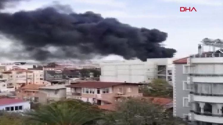 Son dakika haberler... İzmirde mobilyacılar sitesinde korkutan yangın