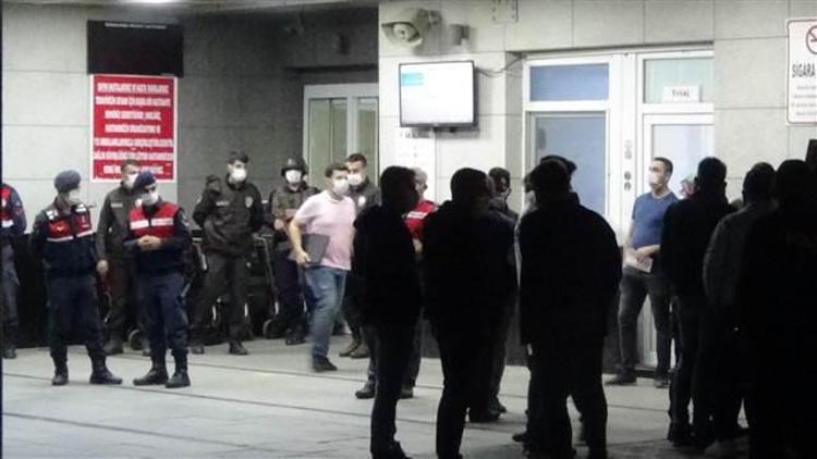 İzmirde silahlı kavga dehşeti 1 ölü