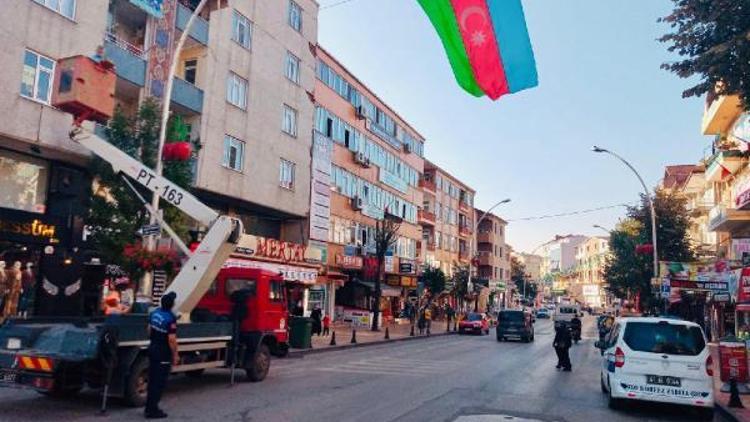 Körfez sokaklarında Azerbaycan bayrakları
