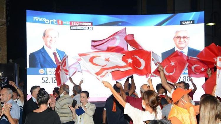 Kuzey Kıbrıs Türk Cumhuriyetinde yeni Cumhurbaşkanı Ersin Tatar mazbatasını aldı