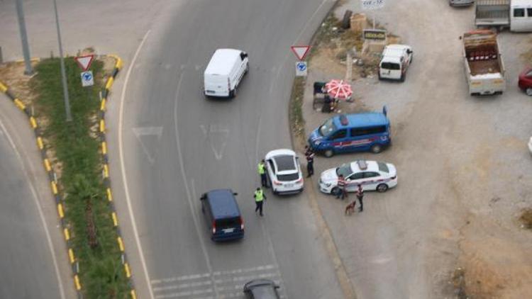 İzmirde jandarmadan helikopterli trafik denetimi
