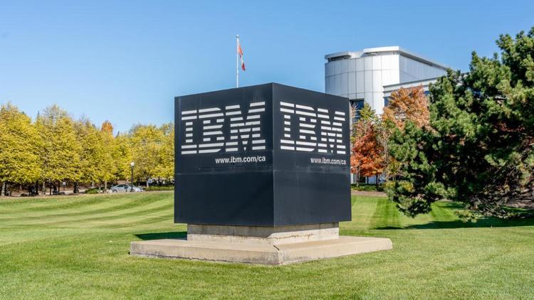 IBMin geliri üçüncü çeyrekte azaldı