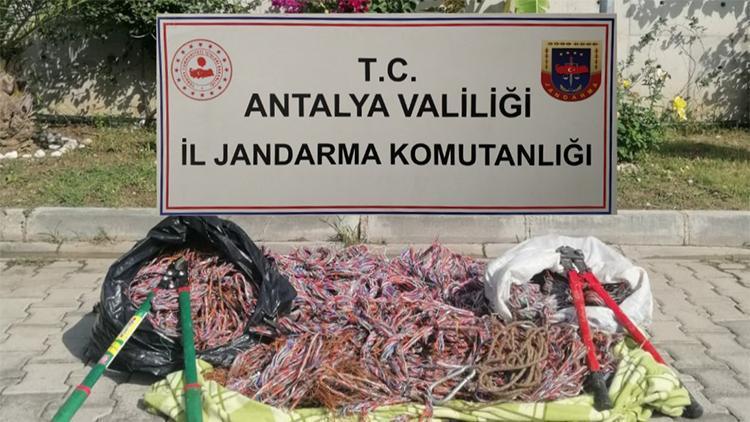 Antalyada kablo hırsızlığı: 6 şüpheli yakalandı