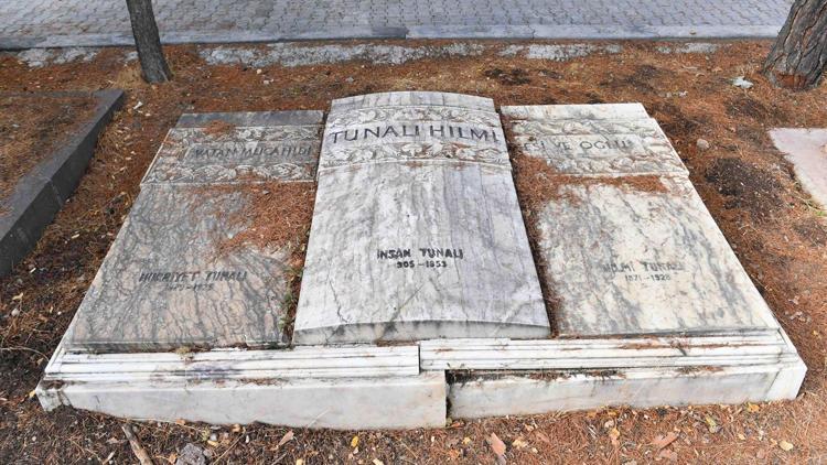 Devlet büyüklerinin mezarları onarılıyor