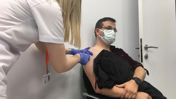 Almanya’dan gelen koronavirüs aşısı gönüllülere yapıldı