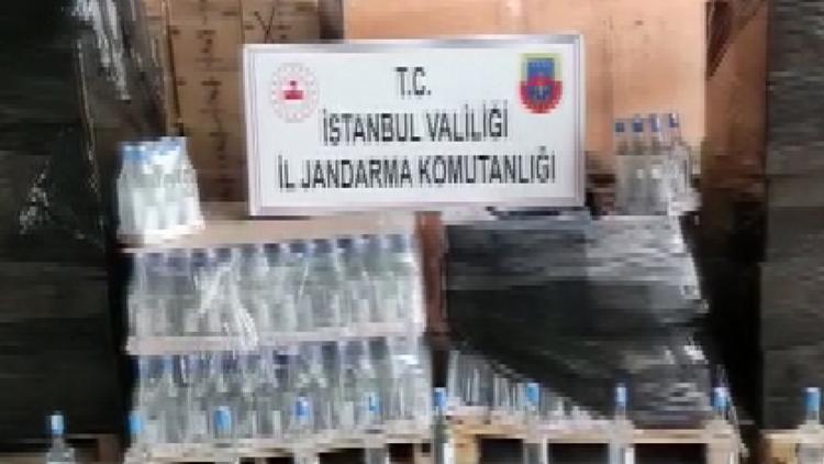 İstanbulda jandarmadan 2,5 tonluk sahte içki baskını