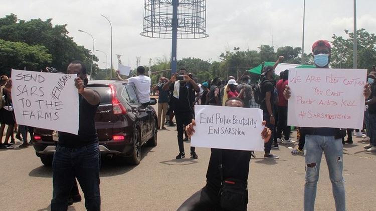Nijeryada protestolar devam ederken Rivers eyaletinde ordu sokağa indi