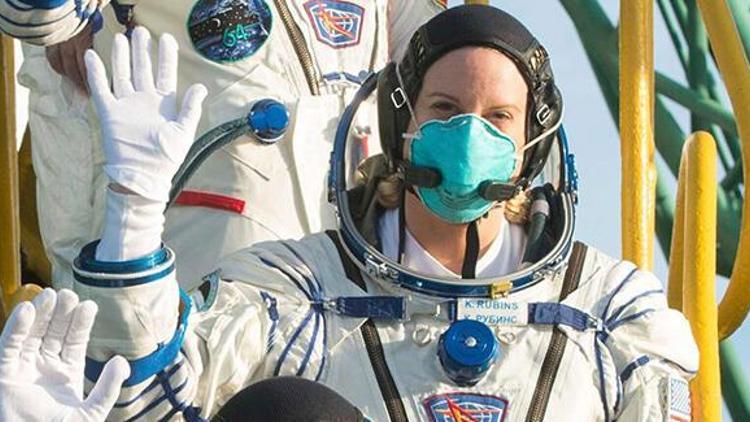 ABDli astronot Kate Rubins, uzayda oy kullandı