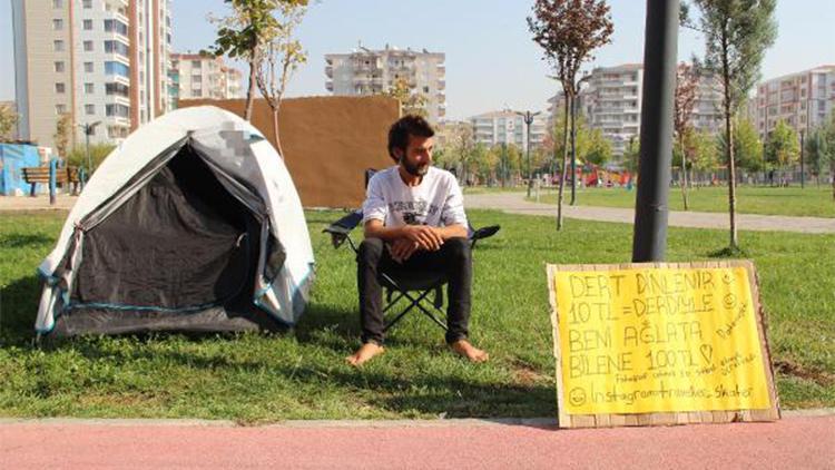 4 yılda 51 şehri otostop çekerek gezip, 10 liraya dert dinledi