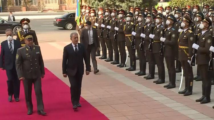 Milli Savunma Bakanı Akar, Özbekistanda
