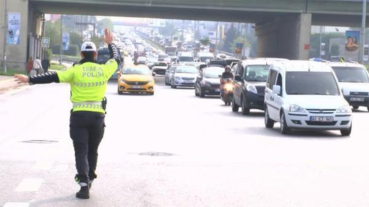 İstanbulda toplu taşıma araçlarında koronavirüs denetimi