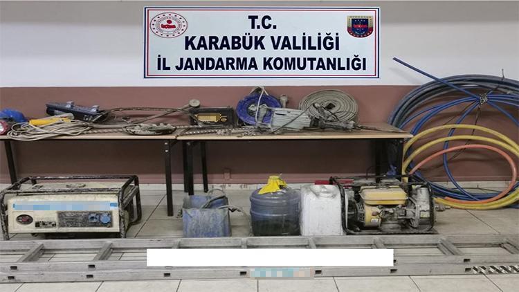 Karabük’te kaçak kazı yapan 4 kişi suçüstü yakalandı