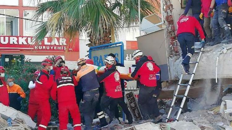 Depremde ilk 4 katı çöken binada Ayşe Özbekin cansız bedenine ulaşıldı