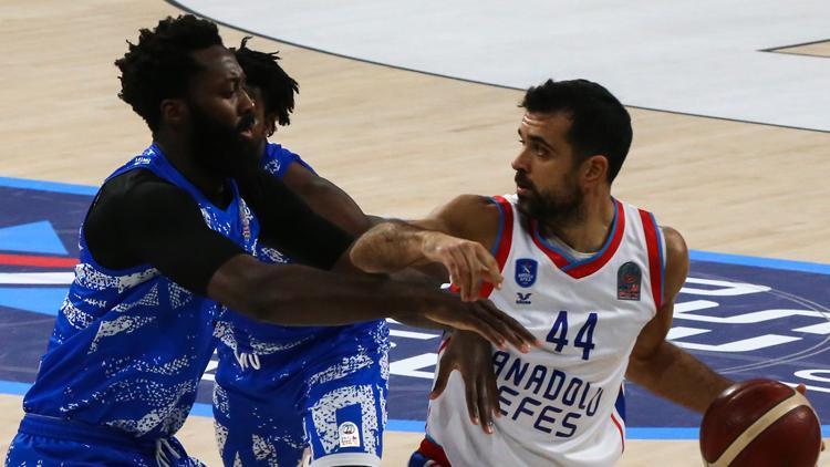 Anadolu Efes: 98 - Büyükçekmece Basketbol: 79