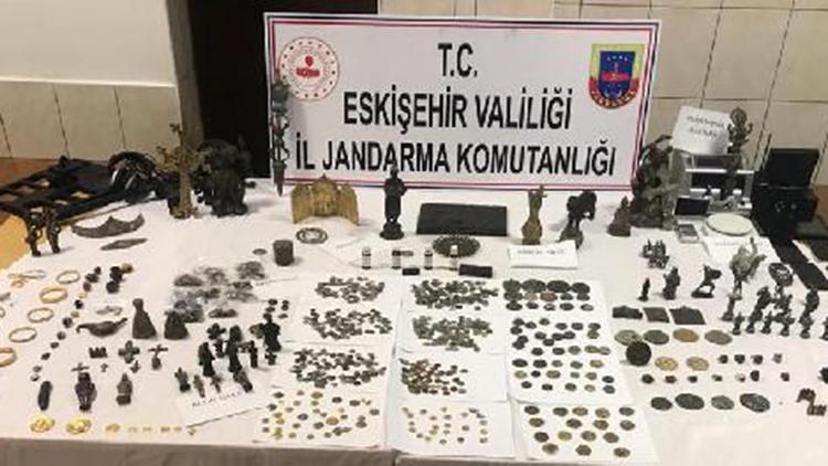 Eskişehir’de 2 bin 540 adet tarihi eser ele geçirildi