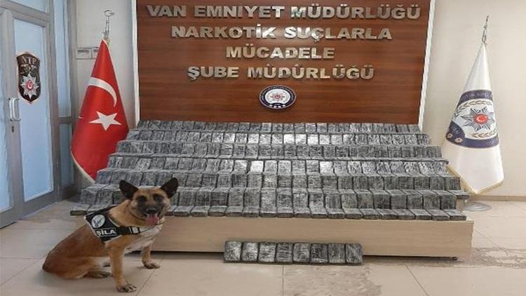 Vanda kamyonetin yakıt deposunda 154 kilo eroin ele geçirildi