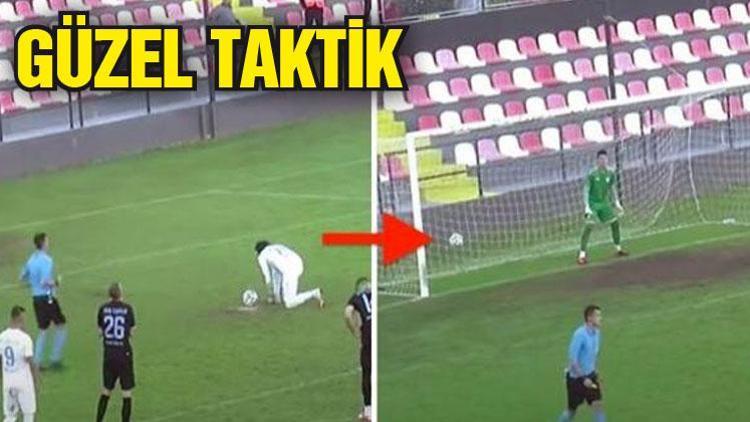 Ayakkabılarını bağlama numarasıyla penaltıdan gol attı