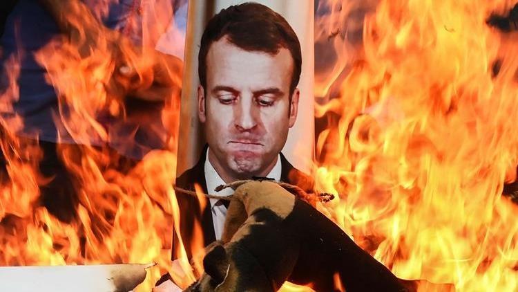 Macron, ilişkileri yumuşatmak için Müslüman ülkelere elçi göndermeyi planlıyor