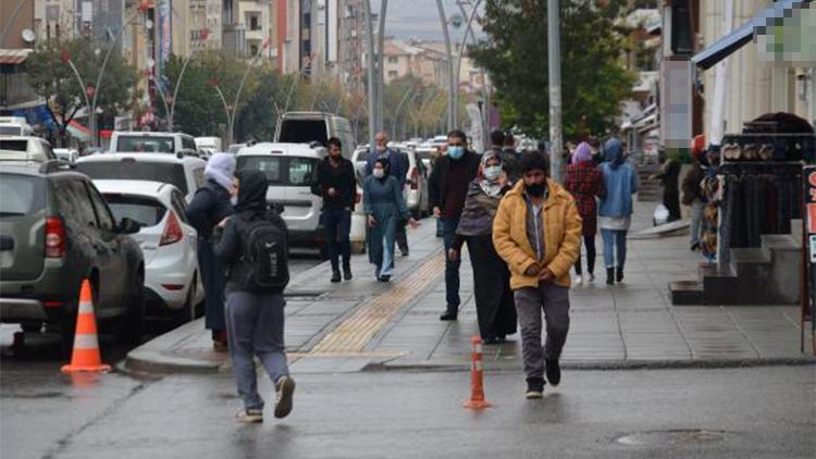 Muşta kamuya açık alanda sigara kullanımı yasaklandı