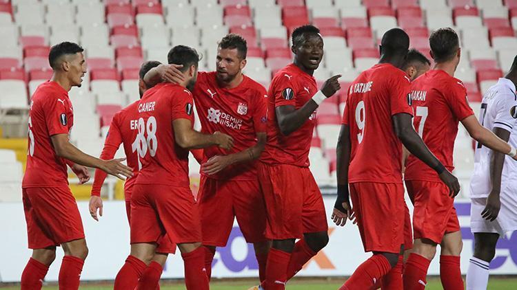 Sivasspor 2-0 Karabağ (Maçın özeti ve golleri )