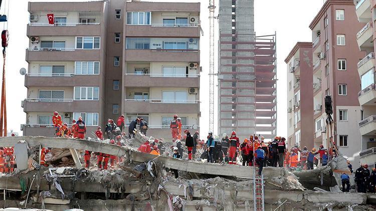 İzmirdeki depremde enkaz altında kalmaktan son anda kurtulan Fırat Şeyben: O insanlar bizim canımızdı