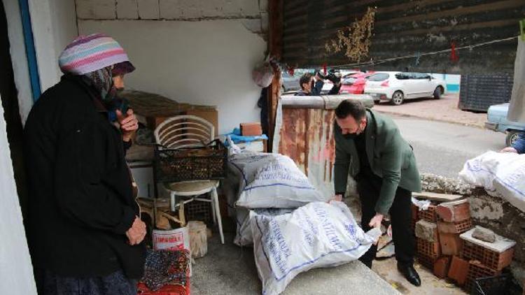 Sivas Belediyesinden 2 bin 300 aileye yakacak yardımı