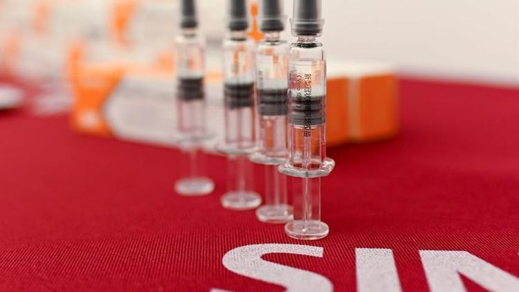 Brezilya, Çinin geliştirdiği Kovid-19 aşı adayının deneylerini durdurdu