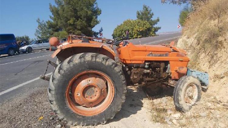 Karamanda traktör devrildi; sürücü yaralandı, eşi öldü