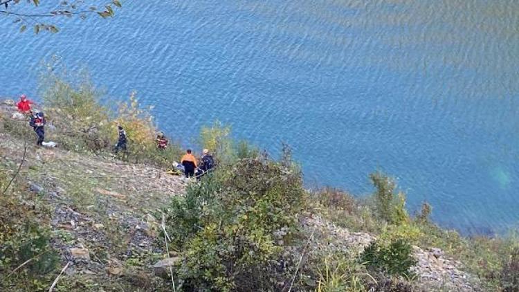 Otomobil baraj gölüne uçtu: 3 ölü