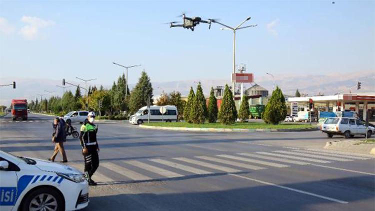 Kahramanmaraşta dronla trafik denetiminde sürücülere para cezası