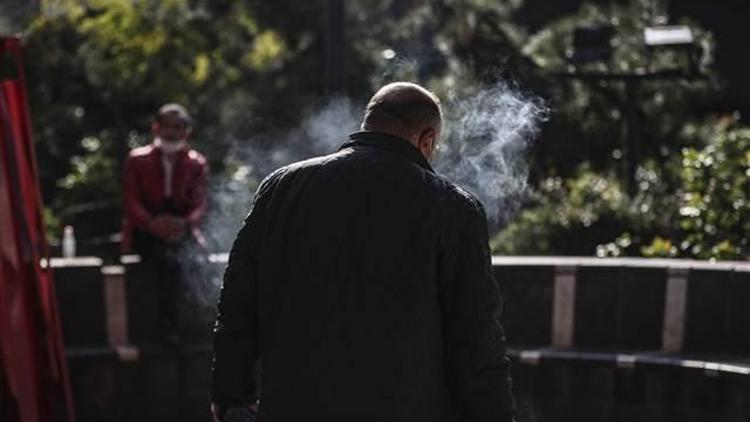 Ankarada kamuya açık alanda sigara içmek yasaklandı
