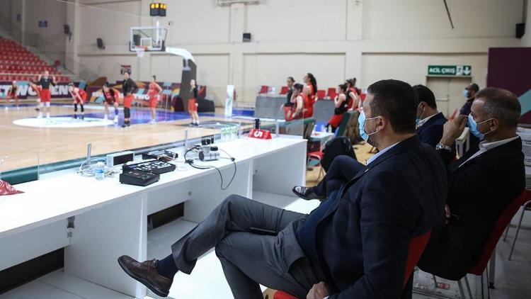 TBF Başkanı Hidayet Türkoğlu, A Milli Kadın Basketbol takımını takip etti